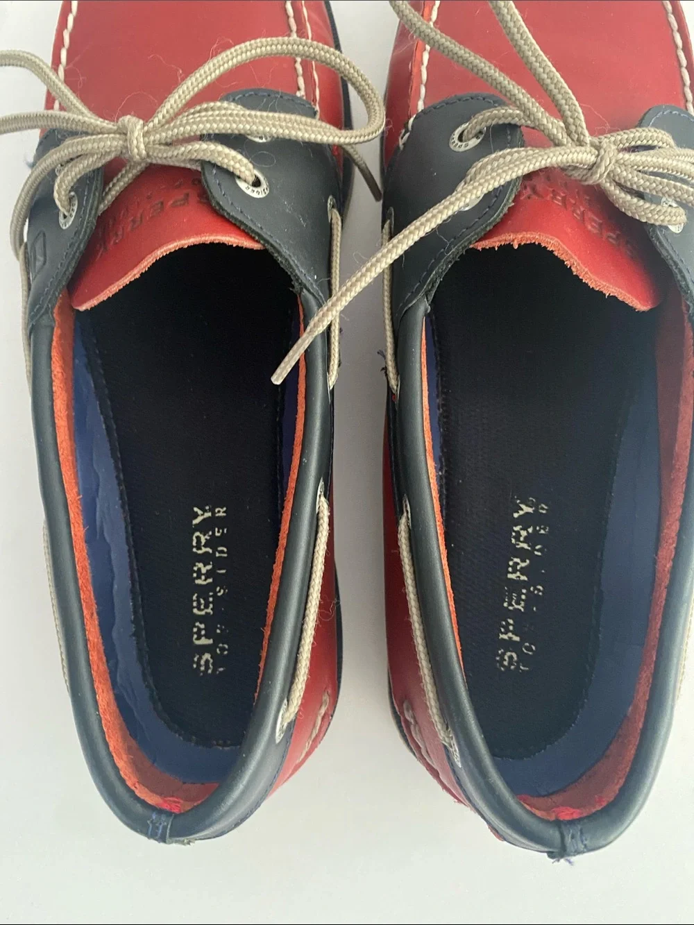 Sperry classic top